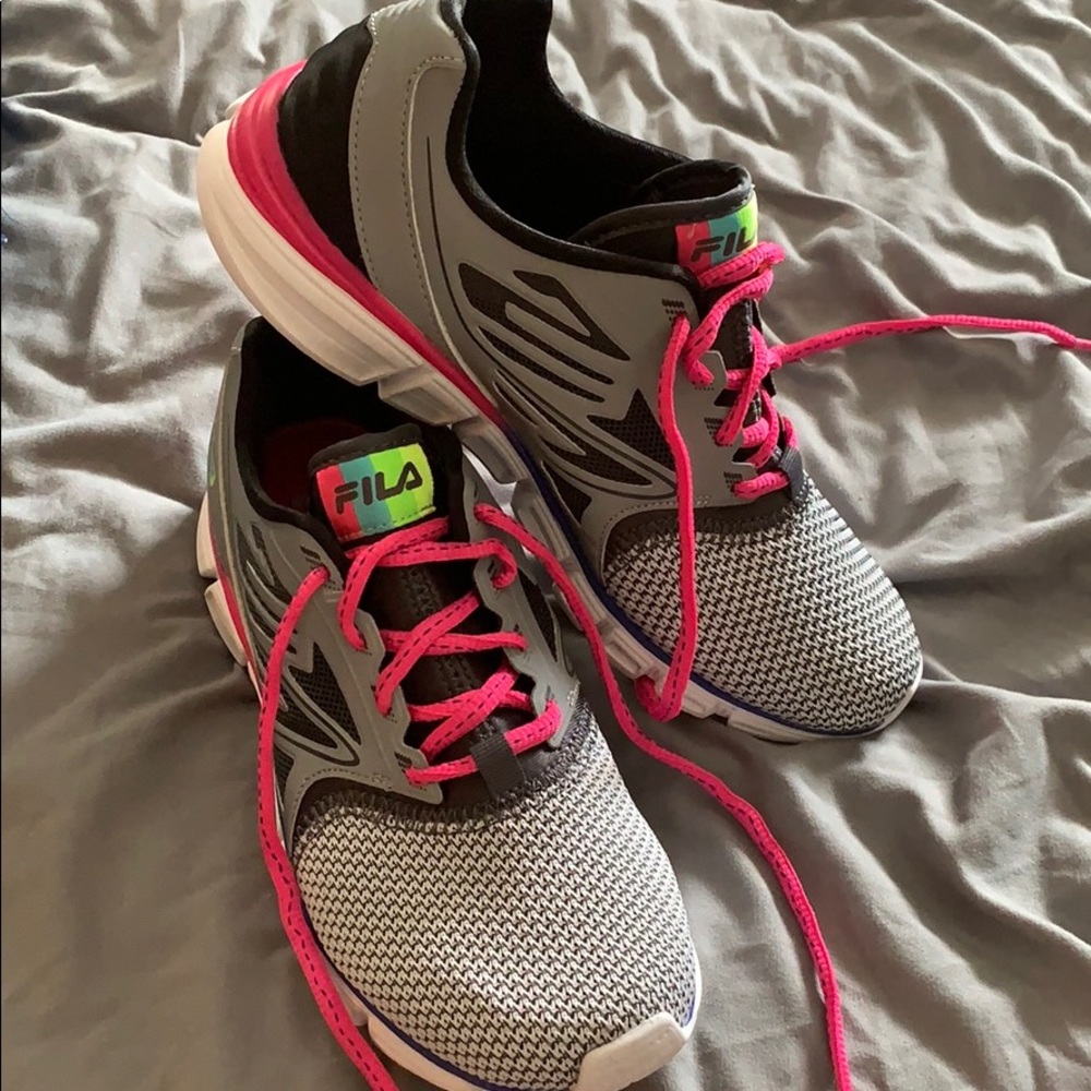 Fila memory foam tennis shoes